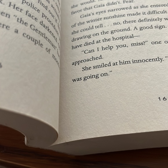 BUNDLE: 📚 Book . Mini Greek Bust Statue + Handmade bookmark - Picture 5 of 12